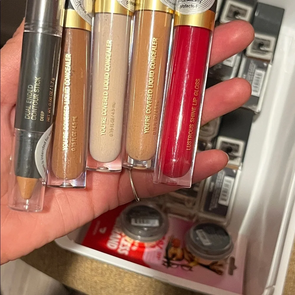 Bundle Believe Liquid Foundation/ Concealers – Warm Brown Shades 22 item bundle - Picture 3 of 5